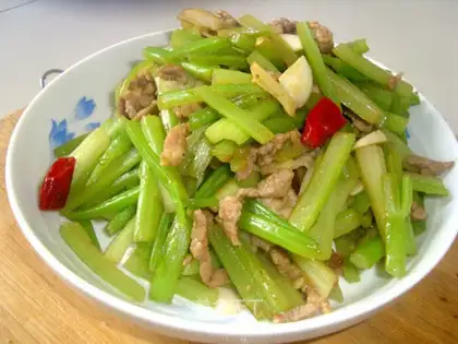 Celery fried meat