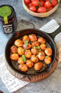 Sweet, spicy quail eggs