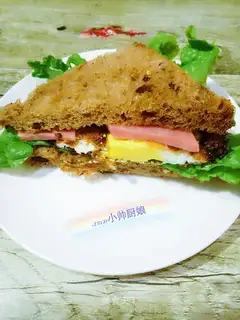 Red sugar date toast sandwich