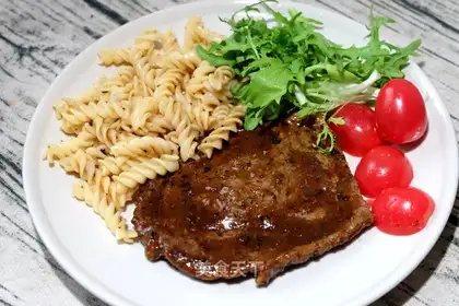 Steak pasta