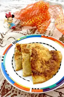 Cinnamon banana omelet