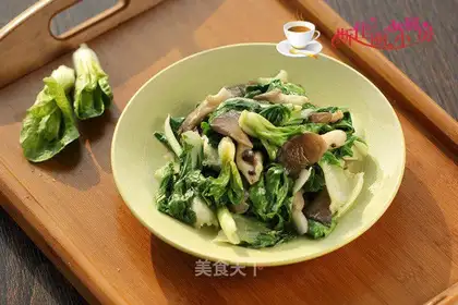 Pink mushrooms and cabbage