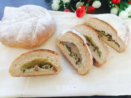 Dry fruit cheese buns