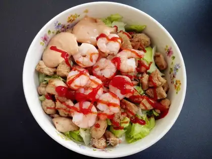 Black pepper chicken salad
