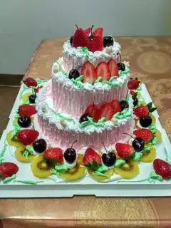 Three stories of cake