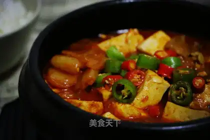Korean pickle tofu soup