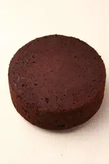 Heavy oil cake