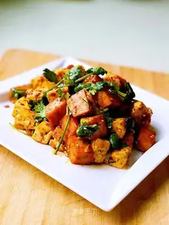 The sauce is burning tofu