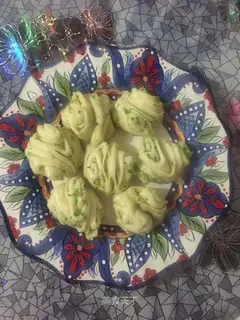 Onion egg rolls