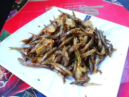Garlic dried fish