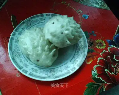 Hedgehog buns with bean paste