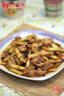stir-fried pork ribs with spring bamboo shoots