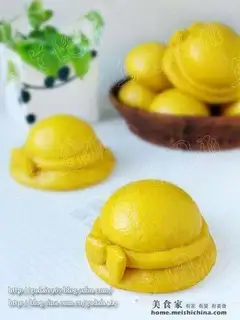 Cute straw hat pumpkin steamed buns