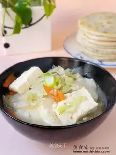 Stewed tofu with Chinese cabbage