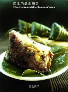 Black rice abalone rice dumplings