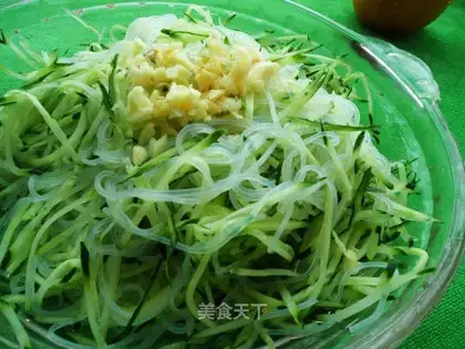 Cold cucumber vermicelli