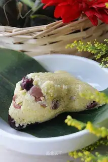 Yellow rice rice dumplings