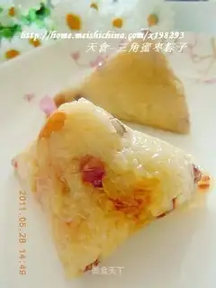 Triangular honey palm