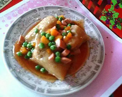 Assorted rice dumplings with sauce