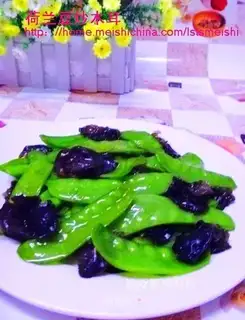 stir-fried fungus with lotus beans