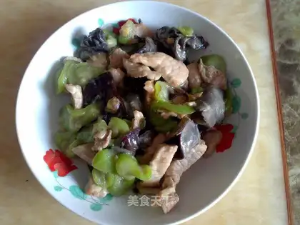 stir-fried pork with loofah