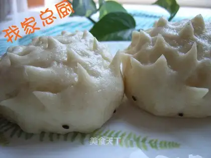 Small hedgehog bean paste bun