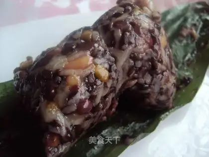 Black rice eight-treasure rice dumplings