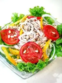Chicken and vegetable salad