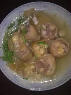 Lotus seed fish glue nourishing soup