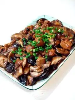 Stewed mushroom with chicken nuggets
