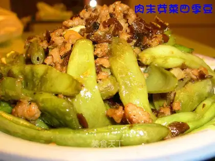 Minced pork, sprouts, green beans