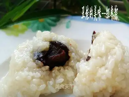 Traditional red date rice dumplings