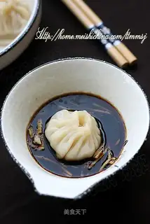 steamed baozi stuffed