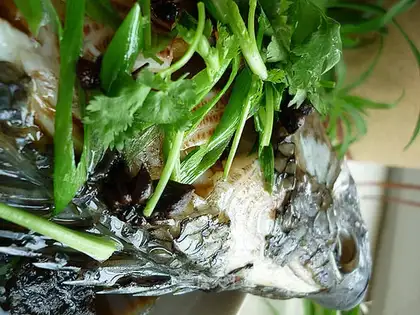 Steamed fish with teeth fragrance