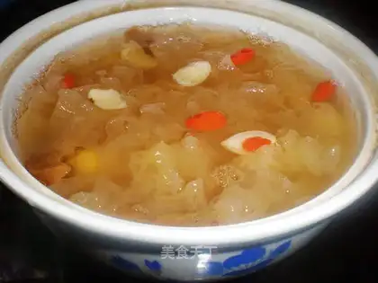 Lily, ginkgo, and tremella soup