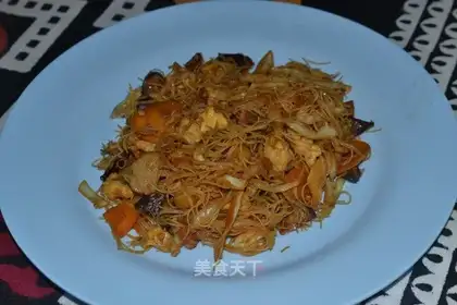 Assorted fried rice noodles