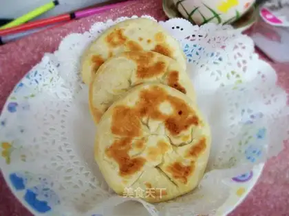 Lotus paste cake