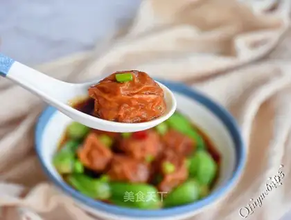 Noodle balls with meat