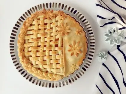 Wearing apple pie