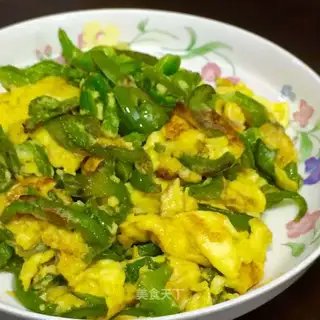 Pepper fried eggs