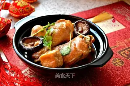 Crushing three yellow chickens