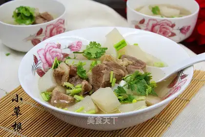 Clean up the radish beef soup