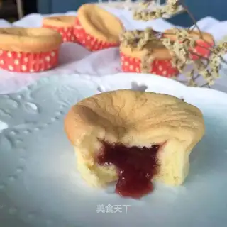 Strawberry sponge cake