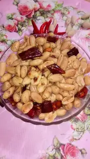 Pepper salt peanuts