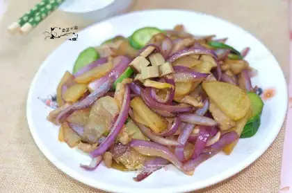Onion fried eggs dry