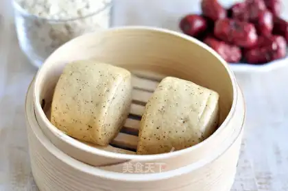 Mini oatmeal date buns