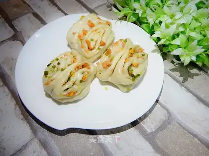 Onion ham rolls