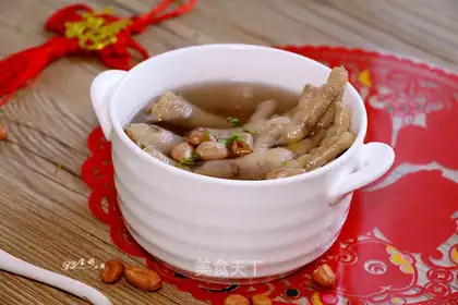 Peanut chicken claw soup