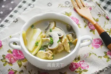 The winter mushroom chicken soup