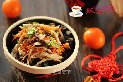 Woodworms with chicken silk